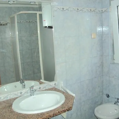Apartman In With Loggia, Air Conditioning, Wifi Medulin